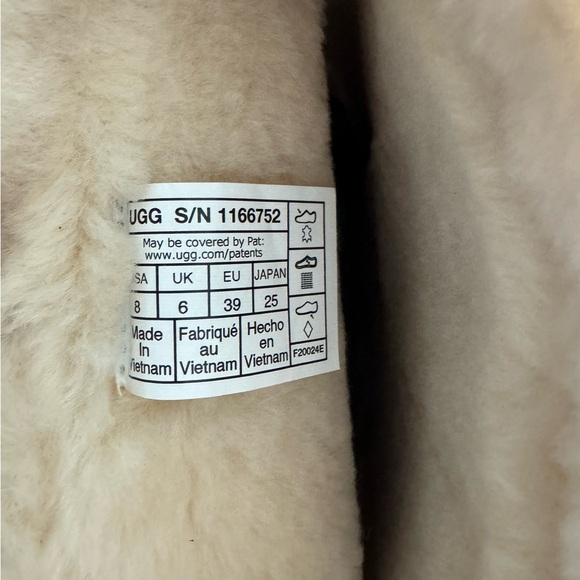 UGG Women’s Classic Short Shearling Braid Boots - Picture 12 of 16